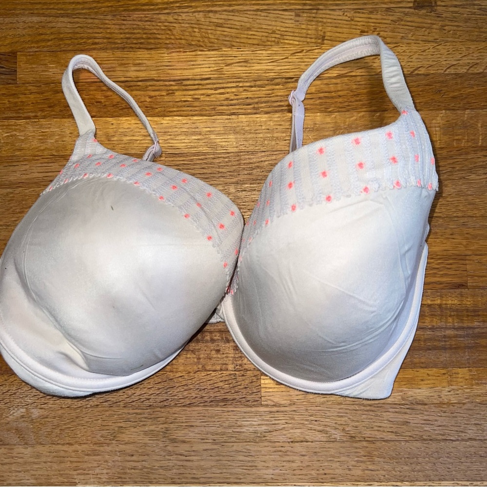 Body by‎ Victoria's Secret Lined Perfect Coverage 34DDD Pale Pink Underwired Bra